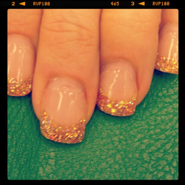 gel-nails-vs-acrylic-nails